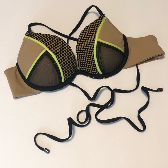 Beach Bunny Nude and Black High Voltage Push Up - Picture 2 of 4